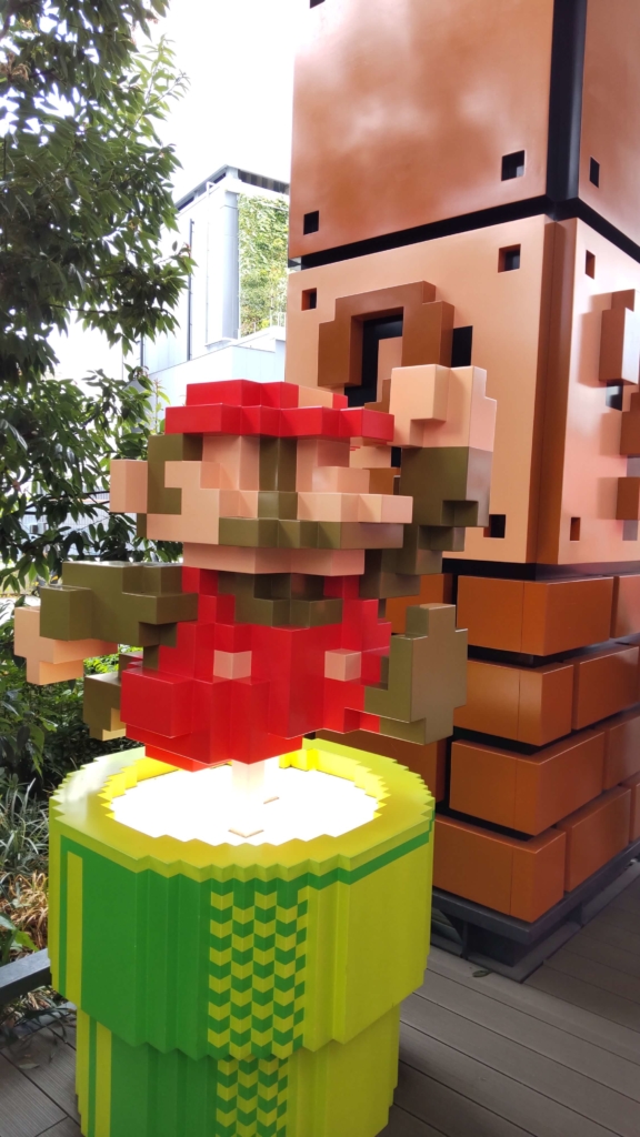 Nintendo TOKYO(ニンテンドートーキョー)のマリオ像